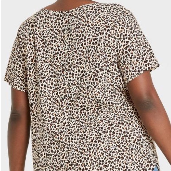 Plus size blouse - Picture 2 of 6